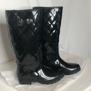 Banana Republic Linsey Quilted Glossy Rain Boot 9